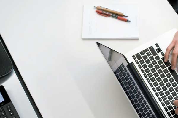  ����֤ȯ��ҵ�ʸ�����ѵѧУ�ĸ���