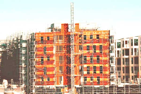 �е��м���ȫ����ʦ��ѵ���ö���Ǯ