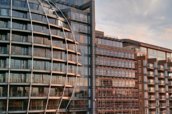 ֣���м���ȫ����ʦ��ѵ���ö���Ǯ