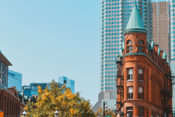 �˲��м���ȫ����ʦ��ѵ���ö���Ǯ