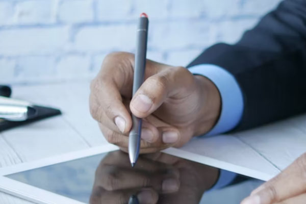 ���ϳ�������ʦ��ѵ_���ö���Ǯ