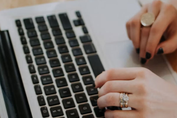 �½���������ʦ��ѵ_���ö���Ǯ