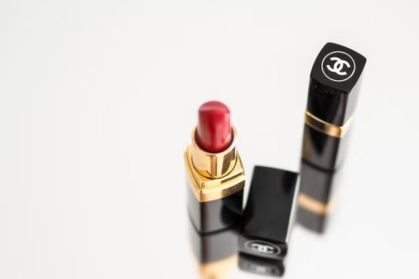 ����ѧ��ױ��ѵ�ļҺ�