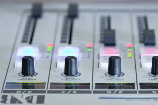 ������������ٶ��ڲ���ѵ����Ǯ