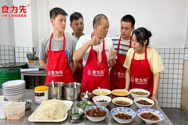 ��ݸ����ʳΪ��С����ѵ