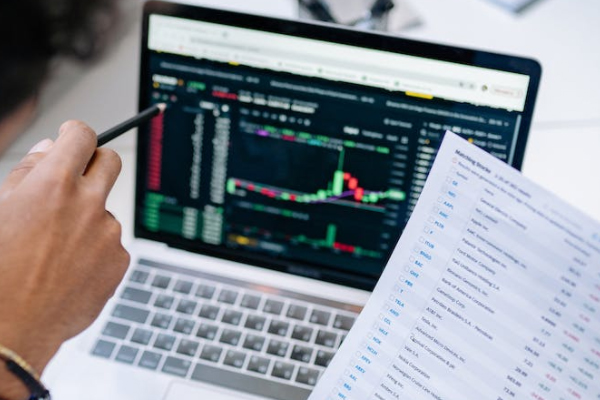 ���վ���ʦ������ѵѧУ�ļҺ�