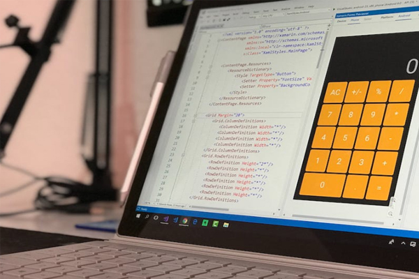 �γǾ���ʦ������ѵѧУ�ļҺ�