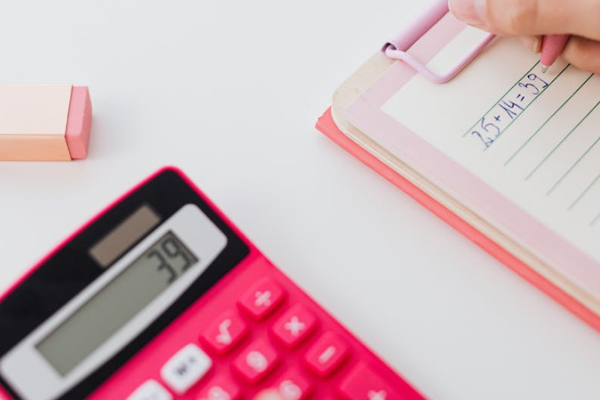 ���ﾭ��ʦ������ѵѧУ�ļҺ�