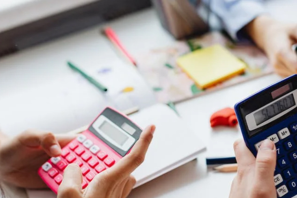 ��������ʦ������ѵѧУ�ļҺ�