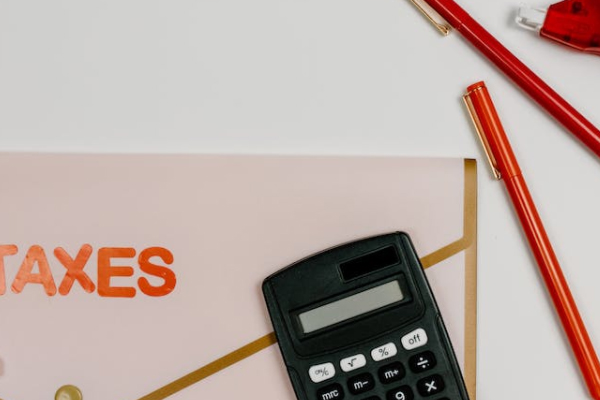 ��Ӿ���ʦ������ѵѧУ�ļҺ�