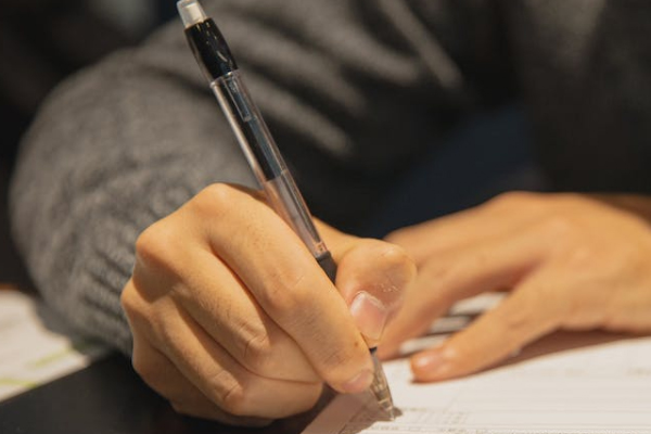 �Ϻ�����Ӫ����ѵ�ĸ���_�۸����Ǯ