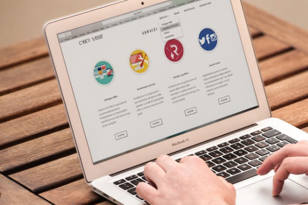 ��ͷ�繤֤��ѵ�����ļҺ�_����