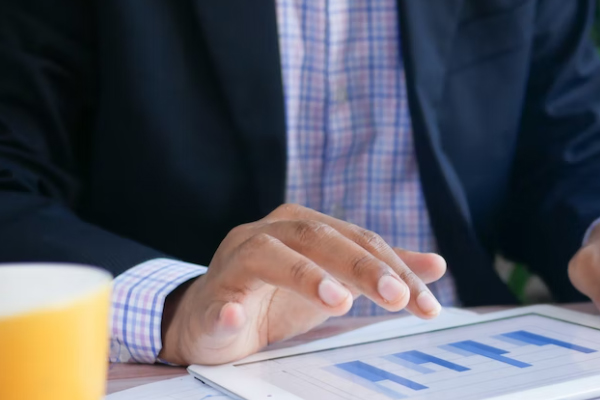 �����繤֤��ѵ�����ļҺ�_����