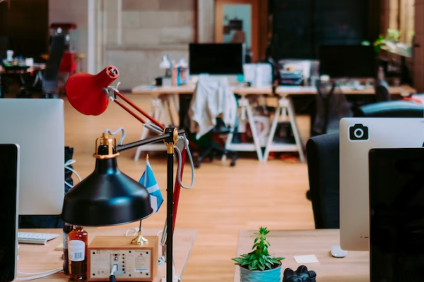 �����繤֤��ѵ�����ļҺ�_����