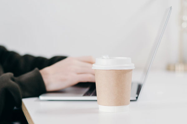 �����繤֤��ѵ�����ļҺ�_����