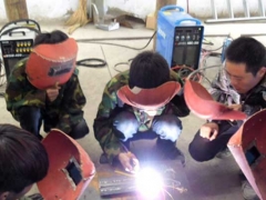 �������񺸹���Уѧ��һ����/