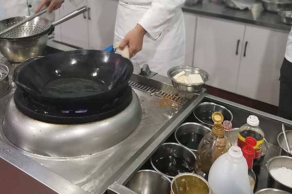 保定虎振烹饪学费多少钱