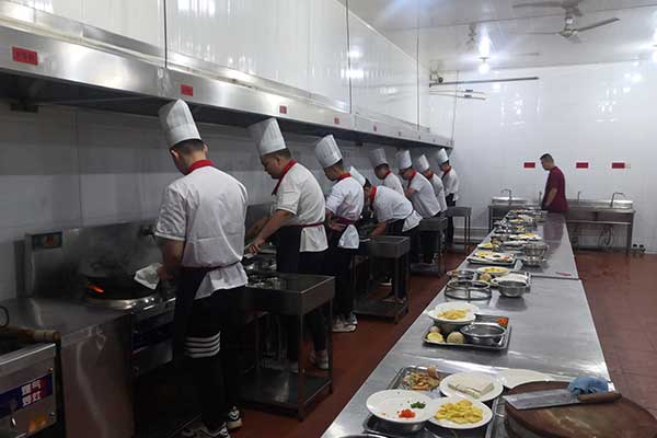 保定虎振厨师技校有短期培训学校