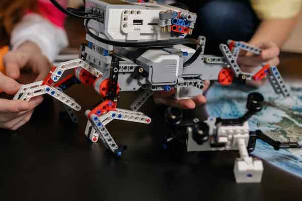 �����ٶ��˹����ܱ����ѵ��ĩ��γ�