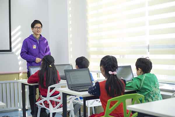 ���ݻݳ����ٶ��˹����ܱ����ѵ��ĩ��γ�