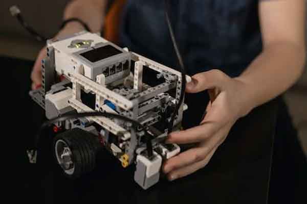 �����廪���ٶ��˹����ܱ����ѵ��ĩ��γ�