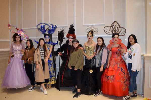 ��̨��ױ��ѵѧУ����