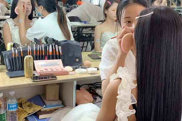 邢台化妆培训学校学费多少钱