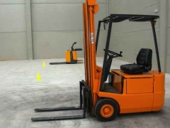 �����泵��ѵѧУ����Ǯ