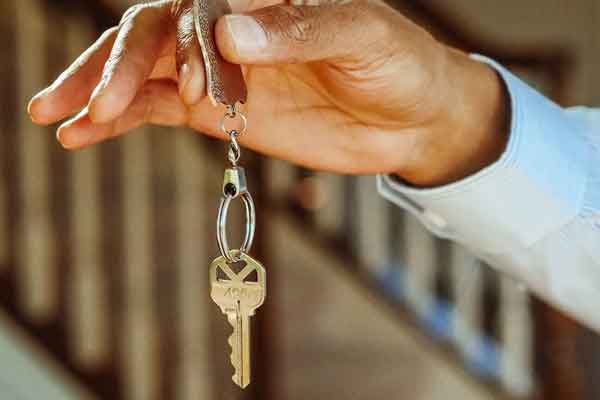 ɽ����ҵ�����ʸ�֤��ô��