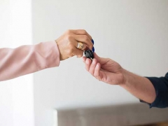 ������ҵ�����ʸ�֤��ô��/