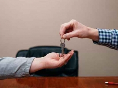 ̨����ҵ�����ʸ�֤��ô��/