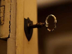 �Ͼ���ҵ�����ʸ�֤��ô��/