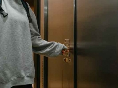 ������ҵ�����ʸ�֤��ô��/