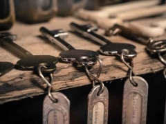 ������ҵ�����ʸ�֤��ô��/