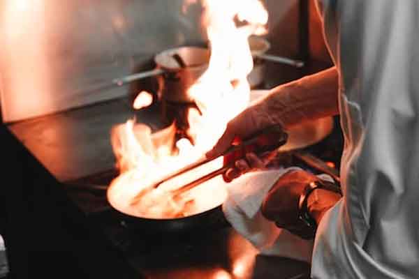 保定学厨师学费多少钱?