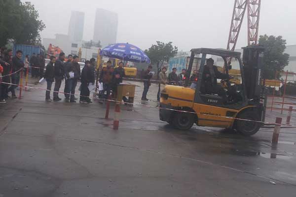 武汉叉车培训学校