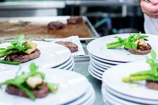 �ӱ���ʦѧУ�ļҽ̵ĺ�