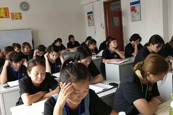 ��̨ѧ��ױ�̷���Ҫ���