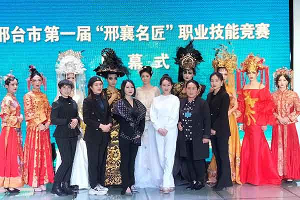 ��̨ѧ��ױ�����ļ�ѧУ�ã�ѧ�Ѷ��٣�