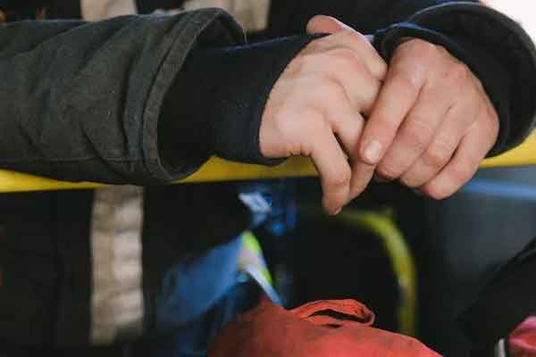 ¤��Ӧ����ԮԱְҵ�ʸ�֤��α���