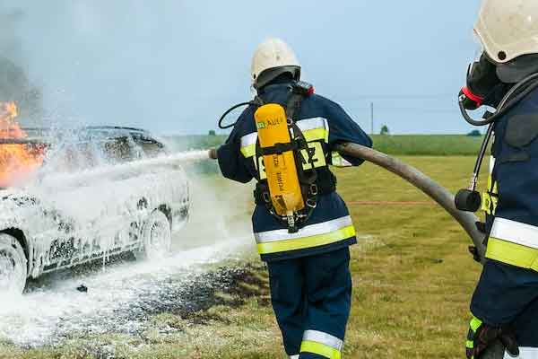 ��ˮӦ����ԮԱְҵ�ʸ�֤��α���