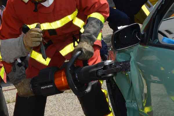 ��ɽӦ����ԮԱְҵ�ʸ�֤��α���