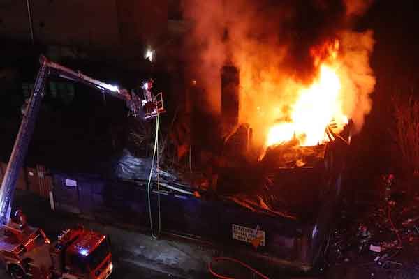 �ĳ�������ʩ����Ա֤��ô��