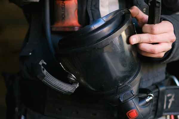 ����������ʩ����Ա֤��ô��