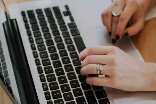 �Ϻ�ѧwebǰ�˿�����ѵ��ѧ�Ѽ۸�