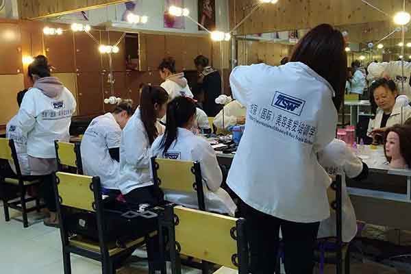 ����ͳ��ѧУ�̵�����