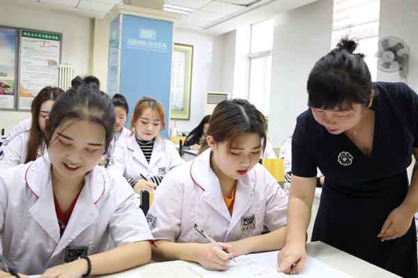 ����ͳ��ѧУ��ҵ��ô��