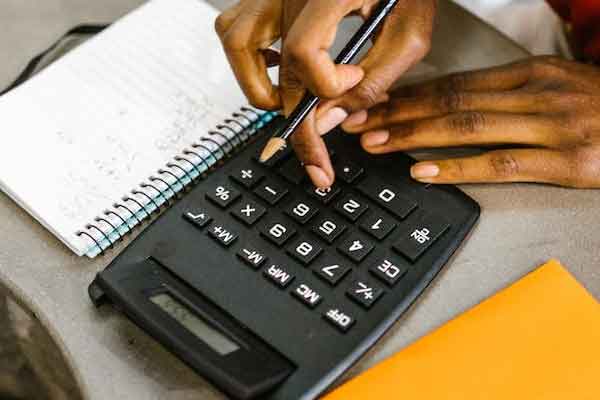 ���Ƹ��м�����ʦ���ﱨ�����ԣ�