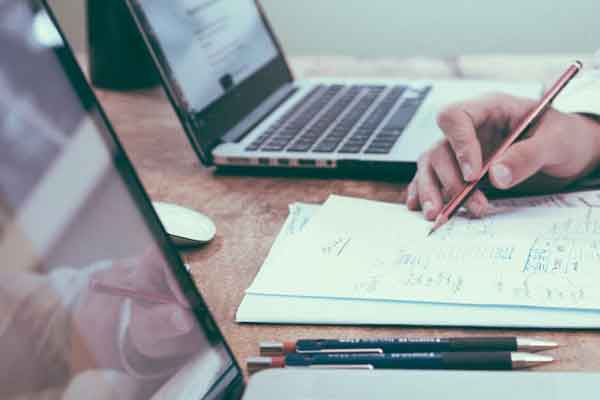 ̩���м�����ʦ���ﱨ�����ԣ�