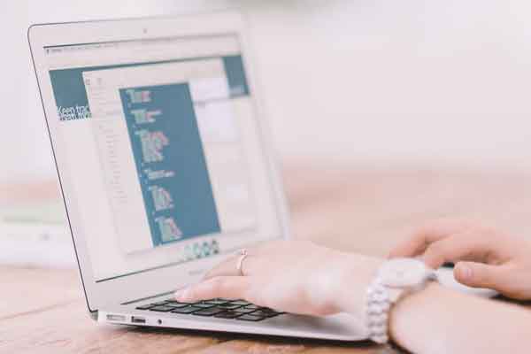 ��Ǩ�м�����ʦ���ﱨ�����ԣ�